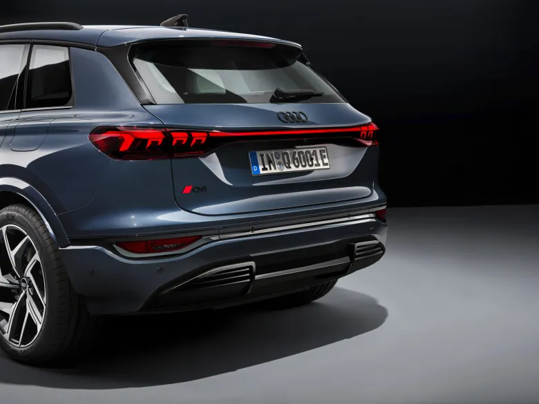2024 Audi Q6 e-tron Exterior Image 8